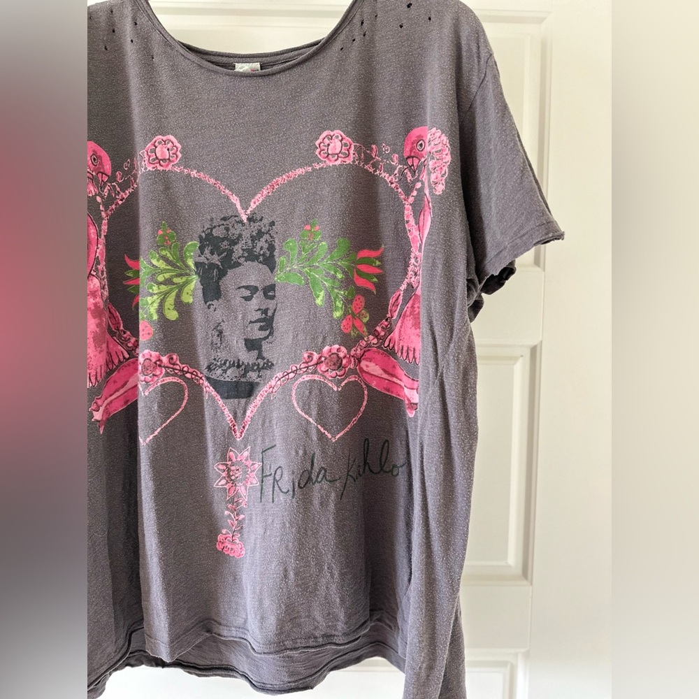 Magnolia Pearl Original Frida T (faded out black) **sold out**!